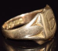 An 18ct gold signet ring, Birmingham 1919, 6g, size K