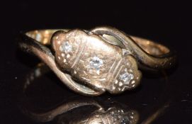 A 9ct gold ring set with diamonds, 2.1g, size N