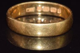 Victorian 22ct gold wedding band, Birmingham 1890, in vintage box, 3.6g, size P