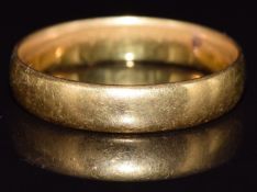 A 22ct gold wedding band / ring, Chester 1888, 3.7g, size P