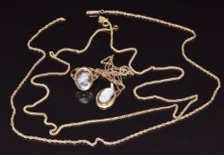 Three 9ct gold chains, a 14k gold ring and pendant set with abalone cameos.