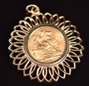 George V 1913 gold full sovereign in 9ct gold pendant mount, 13.3g