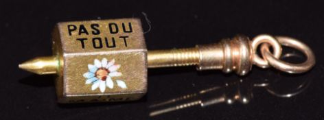 A novelty 12ct gold hexagonal teetotum pendant or charm with five options including il m'aime (he