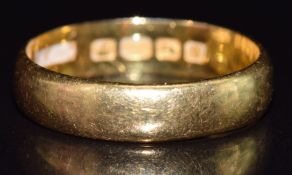 A 22ct gold wedding band / ring, Birmingham 1915, 4.6g, size O
