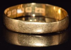 A 22ct gold wedding band / ring, Birmingham 1902, 2g, size R