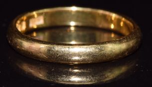 A 22ct gold wedding band / ring, 4.2g, size N