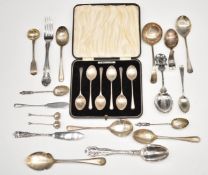 Victorian and later hallmarked silver cutlery including a boxed set of six spoons, weight of all