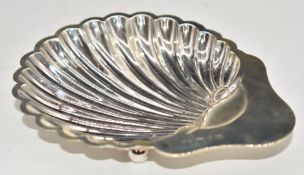 Victorian hallmarked silver shell shaped dish raised on three ball feet, Birmingham 1898, maker