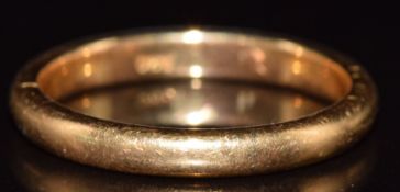 A 22ct gold wedding band / ring, 3.5g, size K