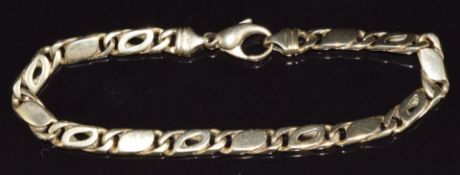 A 9ct gold bracelet, 13.4g, 19cm long