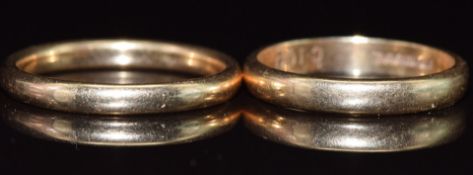 Two 9ct gold wedding bands / rings, 5.1g, size P & N