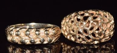 Two 9ct gold rings, 5.9g, size K & P