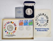 QEII Silver Jubilee commemorative silver proof coin medal, cased with certificate, together with