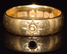 A 22ct gold wedding band / ring, Chester 1905, 5.6g, size M/N