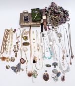 A collection of jewellery including vintage brooches, silver brooch, 9ct gold ring set with