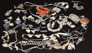 More than 24 silver necklaces including amethyst, filigree, agate, peridot, Victorian tassel, etc