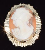 A 9ct gold brooch set with a cameo, 5.9g, 3.1 x 3.5cm