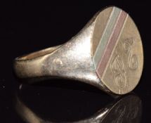 A 9ct gold tri-coloured signet ring, 3g, size O