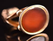 Victorian rose gold fob set with agate, 10.1g