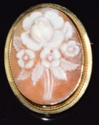 An 18k gold brooch set with a cameo, 3.7g, 2.6 x 2.1cm