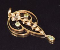 Edwardian 9ct gold pendant set with peridot and seed pearls, 2.6g, 4.2cm