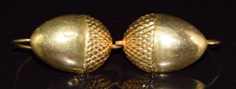 A pair of late 18th/ early 19thC gold earrings in the form of acorns, 3.5g, 2.2cm, in vintage box