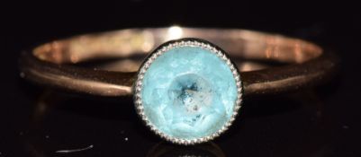 A 9ct gold ring set with paste, 1.7g, size R