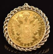 Austrian 22ct gold 1915 four Ducat coin in 9ct gold rope twist mount, 19.2g