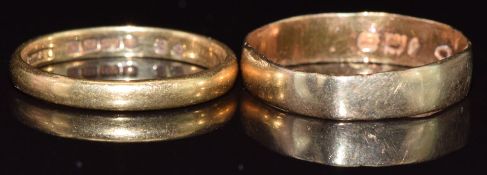 A 22ct gold wedding band / ring (2.4g, size K) and a 9ct gold wedding band / ring, 2g, size M