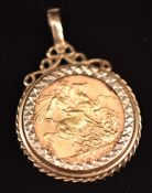 George V 1913 gold full sovereign, in 9ct gold gold pendant mount, 11.3g