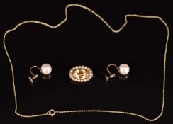 A pair of 9ct gold earrings set with a pearl to each, a 9ct gold chain (1.5g) and a Victorian brooch