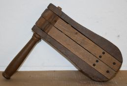 19thC or early 20thC wooden rattle crow scarer or football cry, length 26cm
