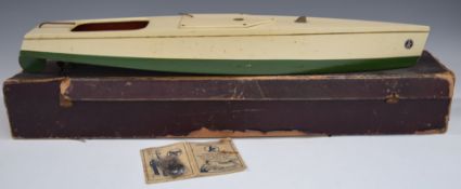 Knellner clockwork boat with two-tone cream and green wooden hull and '71' flag, in original box