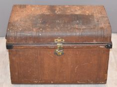 Vintage metal traveling trunk with handles to ends, L71 x D48 x H49cm