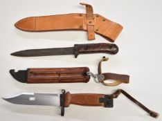 Czechoslovakian 1958 pattern bayonet with woodchip grips, stamped Id104 to 17cm blade and