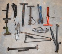 Quantity car jacks including screw and scissor types and a hand tyre pump
