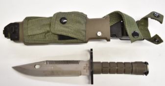 American M9 Phrobis bayonet, Market CUK and MK030570 to ricasso, with 18cm blade, scabbard and