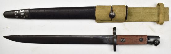 British 1907 pattern bayonet Indian made, with good stamps to ricasso, a 30.5cm blade, scabbard
