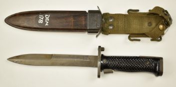 Danish 1955 pattern bayonet with chequered grips, 17cm blade, wooden scabbard marked HTK and frog.