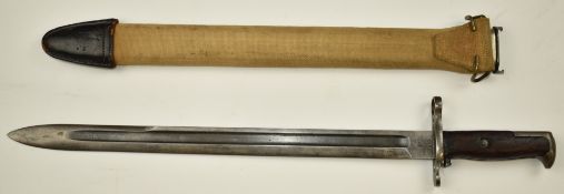 Argentinian socket bayonet to fit FN rifle, with 17cm blade and scabbard with belt attachment.