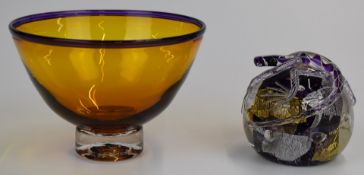 Two pieces of Mike Hunter Twist Glass Studio glass comprising a paperweight with lizard, latticino