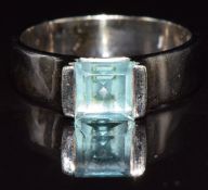 A 14k white gold ring set with a square cut topaz, 5.0g, size L
