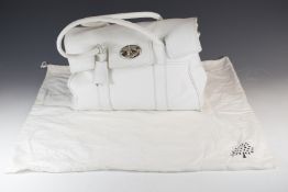 Mulberry Bayswater large handbag in white grained leather with silver coloured hardware, with