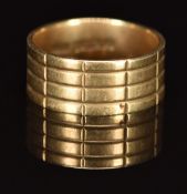 A 9ct gold ring with rectangular design, 4.7g, size M/N