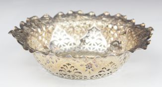 Victorian hallmarked silver bon bon dish with pierced and embossed decoration, Sheffield 1891, maker