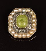 Victorian 9ct gold ring head set with an emerald cut peridot, rose cut diamonds and seed pearls