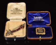 Victorian yellow metal mourning brooch set with hair and black enamel (5.2g) and silver brooch in