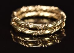 Two matching 9ct gold wedding bands / rings with rope twist decoration, 3.8g, size N
