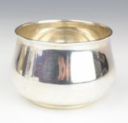 George V hallmarked silver sugar bowl, Birmingham 1935, maker William Suckling Ltd, diameter 9.