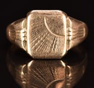 A 9ct rose gold signet ring, 4.2g, size P